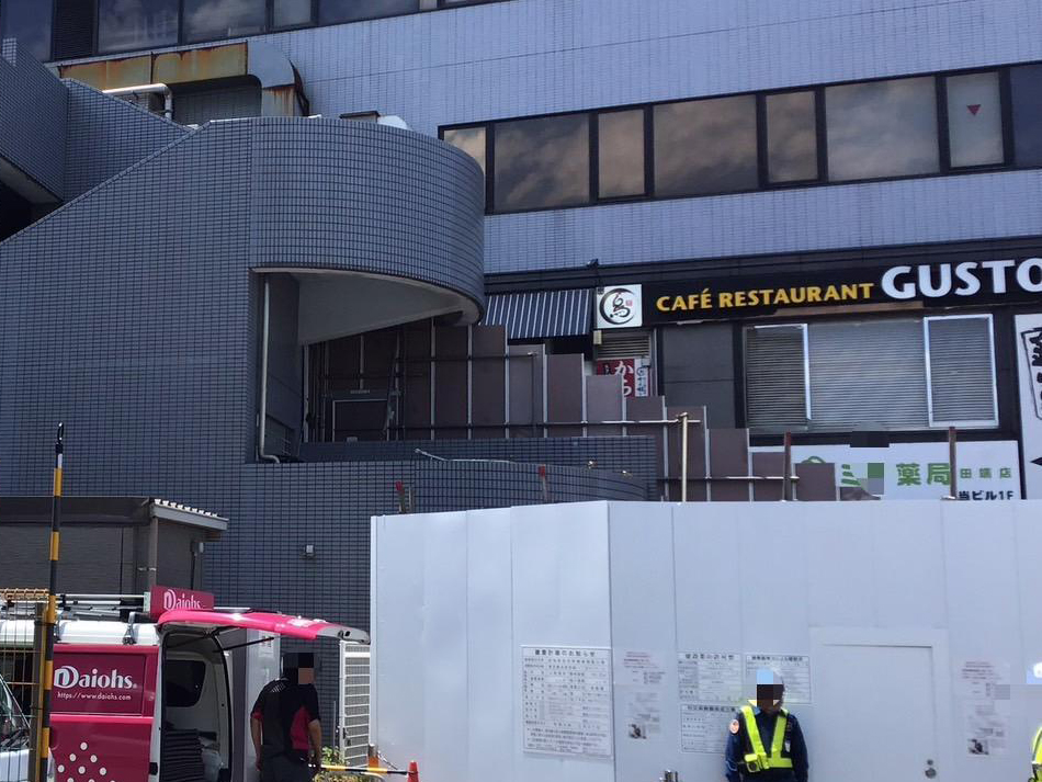 東京都 田端駅前昇降機棟増設工事 光触媒外壁施工